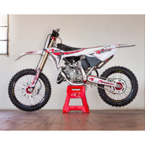 RTECH, PLASTIC KIT REVOLUTION, SORT HVID